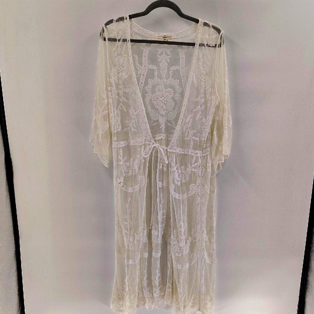 Entro Pull On Cover Cream Lace Size Medium Brocade Lace Front Tie